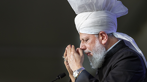 Photo of حضرت امیر المومنین خلیفۃ المسیح الخامس ایدہ اللہ تعالیٰ بنصرہ العزیز کی مورخہ 6؍ اپریل 2019ء کو جماعت احمدیہ برطانیہ کی واقفاتِ نَو اور 7؍ اپریل کو واقفینِ نَو کے اجتماعات میں شرکت اور بصیرت افروز خطاب