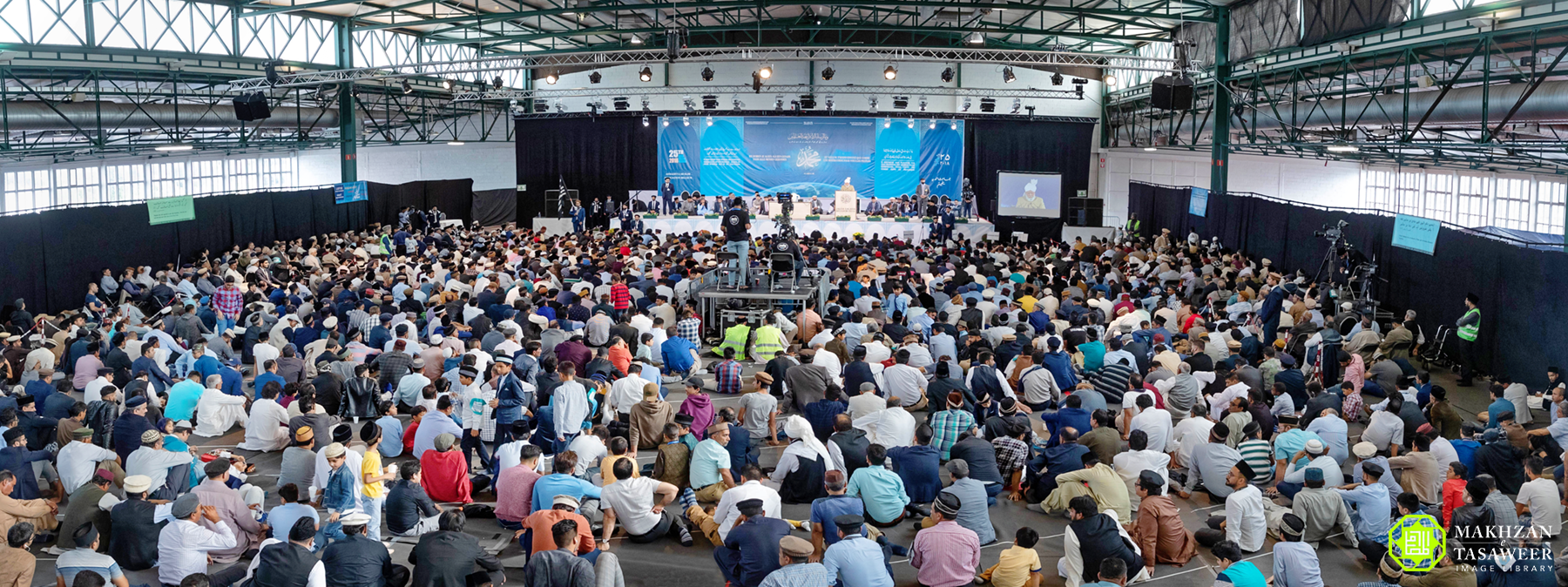 Photo of جلسہ سالانہ بیلجیئم 2018ء کے موقع پر امیرالمومنین حضرت خلیفۃالمسیح الخامس ایدہ اللہ تعالیٰ کا اختتامی خطاب