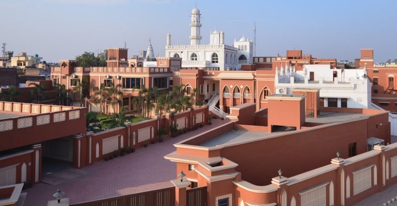 Photo of قادیان میں رہنے والی نئی نسل  اپنے بزرگوں کی روایات کو قائم رکھتے ہوئے وفا اور اخلاص سے اپنی زندگیاں گزاریں