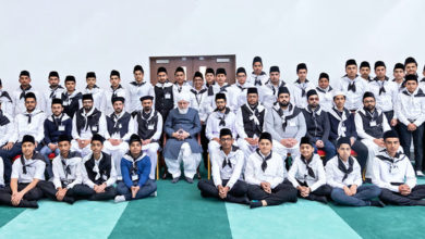 Photo of امیر المومنین حضرت خلیفۃ المسیح الخامس ایّدہ اللہ تعالیٰ بنصرہ العزیز کی مصروفیات مورخہ 19 تا 28؍ اپریل 2019ء