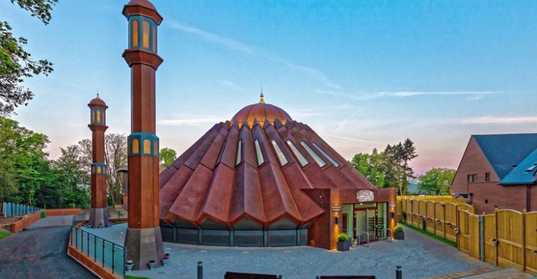 Photo of سانحہ ربوہ کے زخمیوں، پاکستان اور بنگلہ دیش کے احمدیوں نیز مظلومینِ فلسطین کے لیے دعاؤں کی تحریک