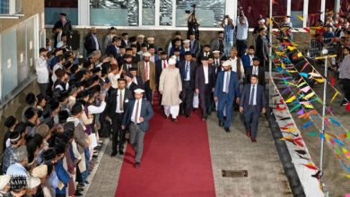 Photo of مرکز احمدیت اسلام آباد سے حضرت امیر المومنین کی پہلی مرتبہ بیرون ملک دورہ کے لیے روانگی۔ ’’بیت السبوح‘‘ فرینکفرٹ، جرمنی میں ورود مسعود