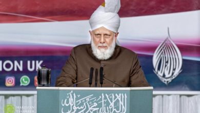 Photo of حضرت امیرالمومنین ایدہ اللہ تعالیٰ بنصرہ العزیز کا جلسہ کے انتظامات کا معائنہ