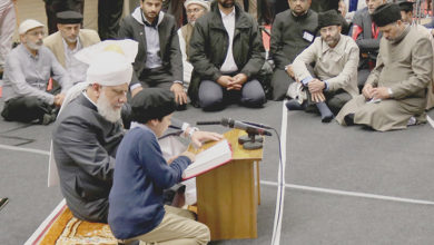 Photo of امیر المومنین حضرت خلیفۃ المسیح الخامس ایّدہ اللہ تعالیٰ بنصرہ العزیز کی مصروفیات