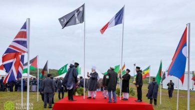 Photo of امیر المومنین حضرت خلیفۃ المسیح الخامس ایّدہ اللہ تعالیٰ بنصرہ العزیز کی مصروفیات