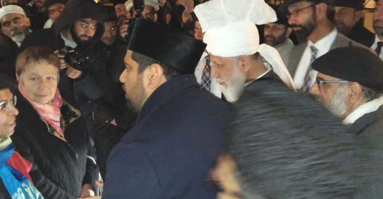 Photo of فرانس کے شہر سٹراس برگ (Straßburg) میں حضرت خلیفۃ المسیح ایّدہ اللہ تعالیٰ بنصرہ العزیز کی آمد