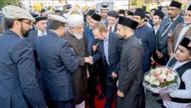 Photo of حضرت خلیفۃ المسیح الخامس ایّدہ اللہ کے دستِ مبارک سے مسجد ’مبارک‘ (ویزبادن، جرمنی) کا بابرکت افتتاح