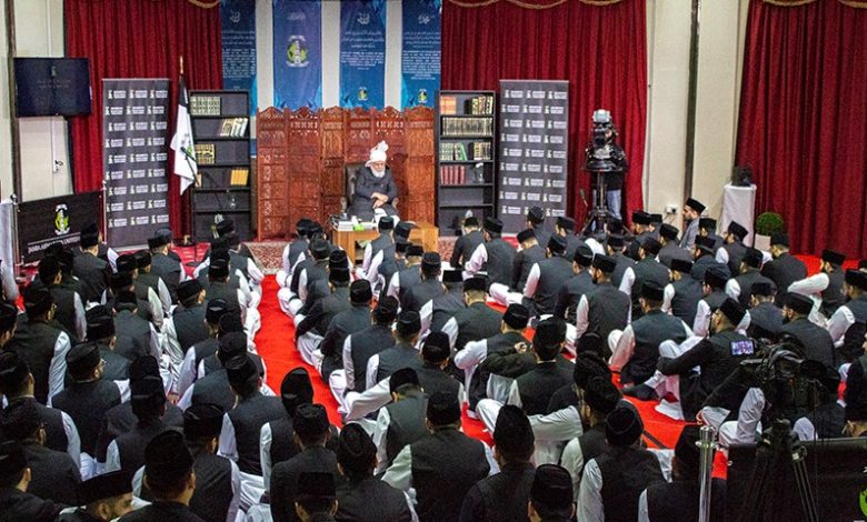 Photo of ’جنگِ بدر کا قصّہ مت بھولو‘ (تذکرہ): حضرت امیر المومنین ایّدہ اللہ کے ساتھ طلباء جامعہ احمدیہ یوکے کی علمی نشست