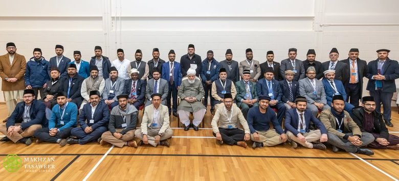 Photo of حضور انور ایّدہ اللہ تعالیٰ کی نیشنل سیکرٹریانِ وقفِ نَو کے ریفریشرکورس میں بابرکت شرکت اور بصیرت افروز خطاب