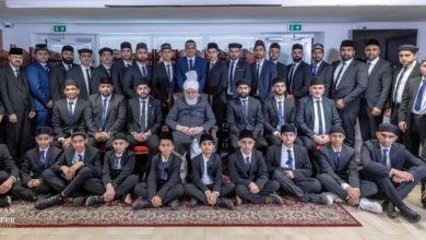 Photo of امیر المومنین حضرت خلیفۃ المسیح الخامس ایّدہ اللہ تعالیٰ بنصرہ العزیز کی مصروفیات