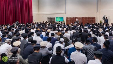 Photo of امیر المومنین حضرت خلیفۃ المسیح الخامس ایّدہ اللہ تعالیٰ بنصرہ العزیز کی مصروفیات