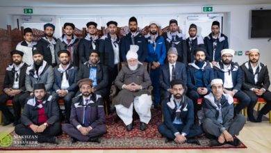 Photo of امیر المومنین حضرت خلیفۃ المسیح الخامس ایّدہ اللہ تعالیٰ بنصرہ العزیز کی مصروفیات