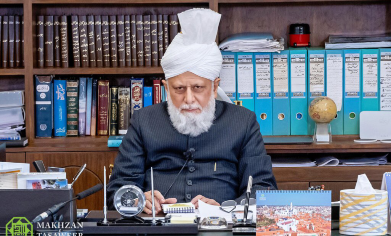 Photo of جمعۃ المبارک کے روز اسلام آباد سے حضورِ انور کا خصوصی پیغام