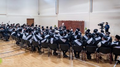 Photo of امیر المومنین حضرت خلیفۃ المسیح الخامس ایّدہ اللہ تعالیٰ بنصرہ العزیز کی مصروفیات