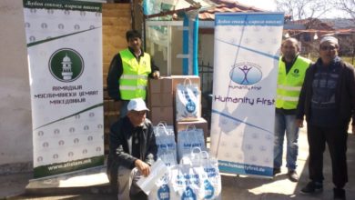 Photo of کورونا وائرس سے پیدا شدہ دنیا کے ہنگامی حالات میں جماعت احمدیہ کی جانب سے خدمتِ خلق کے نظارے