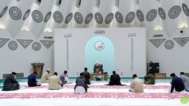 Photo of حضور انور کے ساتھ جامعہ احمدیہ یوکے سے فارغ التحصیل طلباء کی خصوصی نشست