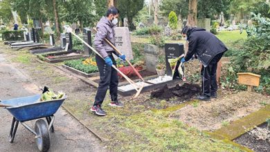 Photo of فرانکفرٹ، جرمنی کے Südfriedhof قبرستان میں وقارِ عمل
