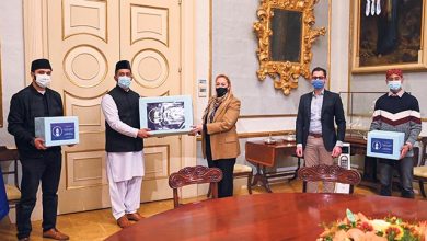 Photo of جماعت احمدیہ مالٹا کی جانب سے سینیٹائزرز اور فیس ماسکس کا عطیہ