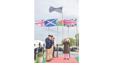 Photo of حضرت خلیفۃ المسیح الخامس ایّدہ اللہ تعالیٰ بنصرہ العزیز نے کس طرح اپنے بچوں کو ہستیٔ باری تعالیٰ سے متعارف فرمایا