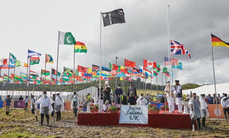 Photo of دنیا بھر کے احمدیوں کی جلسہ سالانہ یوکے میں شمولیت: ایک رپورٹ