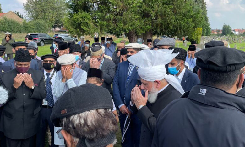 Photo of ایم ٹی اے انٹرنیشنل کے پہلے شہید سید طالع احمد کو سپردِ خاک کر دیا گیا