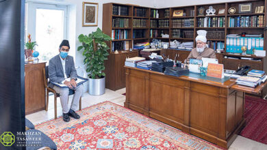 Photo of امیر المومنین حضرت خلیفۃ المسیح الخامس ایّدہ اللہ تعالیٰ بنصرہ العزیز کے ساتھ نارتھ انگلینڈ اور سکاٹ لینڈ،کے 16 سے 19 سال کے خدام کی (آن لائن) ملاقات