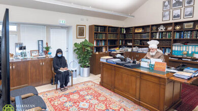 Photo of امیر المومنین حضرت خلیفۃ المسیح الخامس ایّدہ اللہ تعالیٰ بنصرہ العزیز کے ساتھ برطانیہ کے Midlands اور South-West ریجنز کی13 سے 15 سال کی ناصرات الاحمدیہ کی (آن لائن) ملاقات