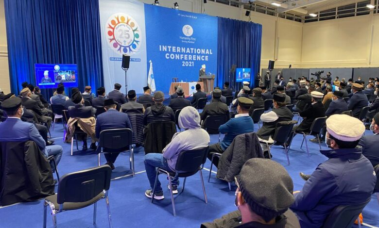 Photo of انٹرنیشنل کانفرنس ہیومینٹی فرسٹ 2021ءکے اختتامی اجلاس سے حضورِ انورایدہ اللہ تعالیٰ کا خطاب