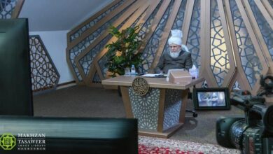 Photo of امیر المومنین حضرت خلیفۃ المسیح الخامس ایّدہ اللہ تعالیٰ بنصرہ العزیز کے ساتھ ہائر ایجوکیشن حاصل کرنے والی جرمنی کی طالبات سے (آن لائن) ملاقات