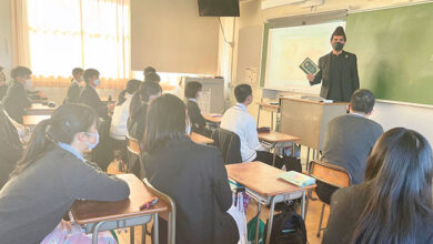 Photo of جاپان کے ایک سکول اور ایک یونیورسٹی میں لیکچر