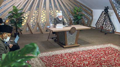 Photo of امیر المومنین حضرت خلیفۃ المسیح الخامس ایّدہ اللہ تعالیٰ بنصرہ العزیز کے ساتھ مجلس خدام الاحمدیہ (Dallas) امریکہ کی (آن لائن) ملاقات