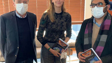 Photo of فرانس میں میئر اور ٹی وی صحافیوں کو اسلام احمدیت کا پیغام