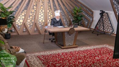 Photo of حضور انور ایدہ اللہ تعالیٰ کے ساتھ خدام الاحمدیہ ساؤتھ آسٹریلیا کی (آن لائن) ملاقات