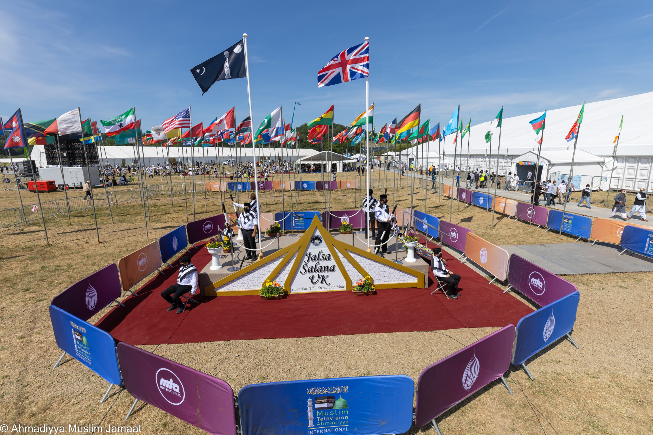 Photo of معززین کے تہنیتی پیغامات و تاثرات