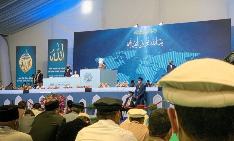 Photo of حضورانور کا جلسہ سالانہ برطانیہ کے تیسرے روز معرکہ آرا اختتامی خطاب فرمودہ 07؍اگست 2022ء (خلاصہ)