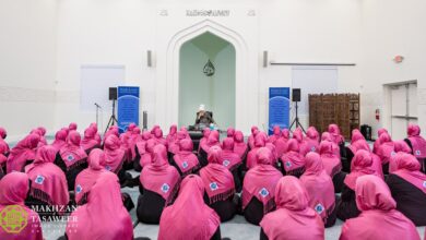 Photo of مسجد بیت الاکرام ڈیلس میں حضورِ انور کے ساتھ واقفاتِ نَو کی کلاس