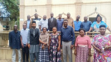 Photo of فرینڈز تھیالوجیکل کالج کسومو، کینیا کے طلباء اور اساتذہ کی احمدیہ مشن ہاؤس آمد