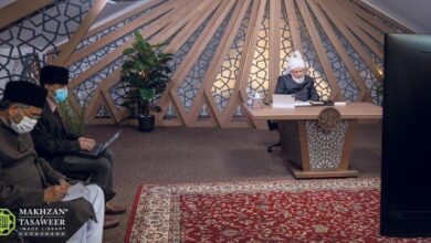 Photo of امیر المومنین حضرت خلیفۃ المسیح الخامس ایّدہ اللہ تعالیٰ بنصرہ العزیز کے ساتھ مجلس انصار اللہ سوئٹزرلینڈ کی (آن لائن) ملاقات