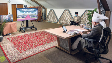 Photo of امیر المومنین حضرت خلیفۃ المسیح الخامس ایّدہ اللہ تعالیٰ بنصرہ العزیز کے ساتھ ۹تا ۱۱؍ سال کے واقفین نو اور واقفات نو یوکے کی (آن لائن) ملاقات