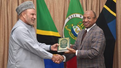 Photo of جماعت احمدیہ تنزانیہ کے وفد کی  زنجبار(Zanzibar) کے صدر محترم سے ملاقات