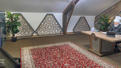 Photo of امیر المومنین حضرت خلیفۃ المسیح الخامس ایّدہ اللہ تعالیٰ بنصرہ العزیز کے ساتھ لجنہ اماء اللہ اٹلی کی(آن لائن) ملاقات