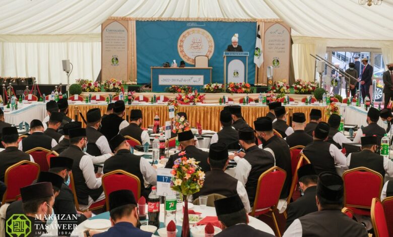 Photo of حضورِ انور کی جامعہ یوکے کی تقریبِ تقسیمِ اسناد میں بابرکت تشریف آوری اور بصیرت افروزخطاب