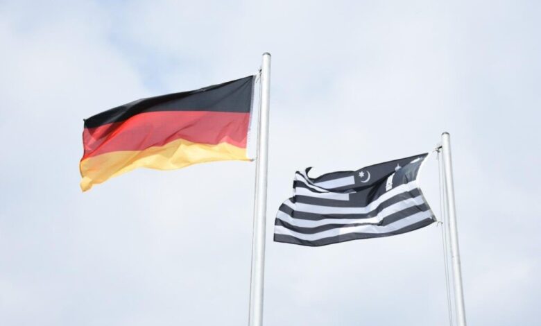 Photo of دین کو دنیا پر مقدم کرنے کے عہد کی حقیقت تبھی ظاہر ہو گی جب دین کو سمجھنے کی کوشش کریں گے: (مجلس خدام الاحمدیہ جرمنی کے سالانہ اجتماع کے موقع پر حضورِ انور کا خصوصی پیغام)