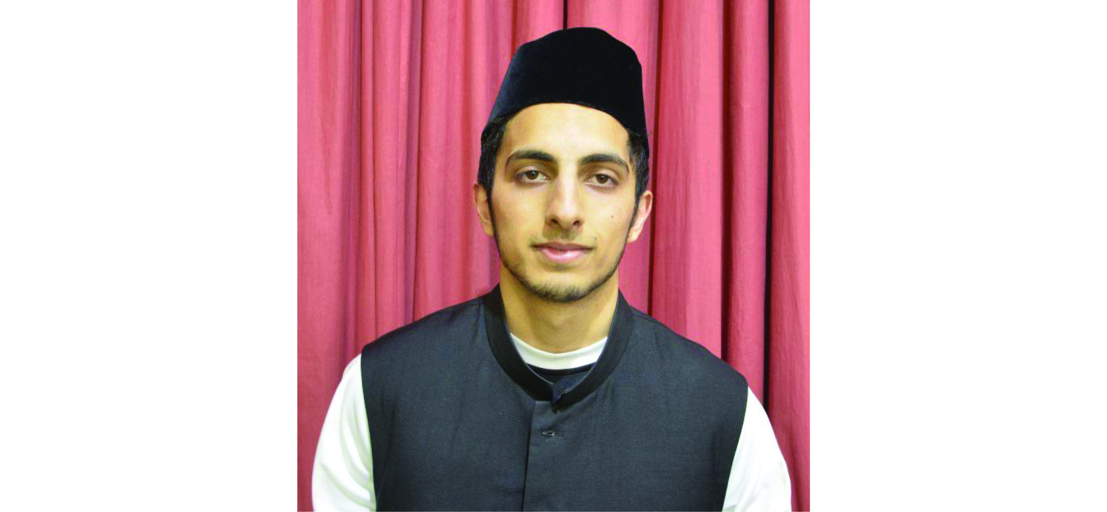 Saleem Raksa 2 عزیزم رضا سلیم مرحوم۔ تقریبِ تقسیمِ اسناد کے موقع پر، اپنے ساتھیوں سے ...