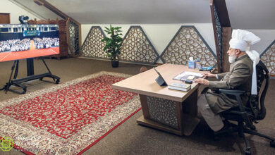 Photo of امیر المومنین حضرت خلیفۃ المسیح الخامس ایّدہ اللہ تعالیٰ بنصرہ العزیز کے ساتھ مجلس انصار اللہ کینیڈا کے نیشنل، ریجنل اور مقامی عاملہ ممبران کی(آن لائن) ملاقات