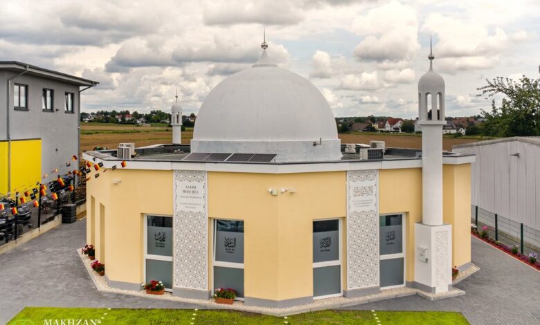 Photo of مسجد صادق Karben، جرمنی کا افتتاح از دستِ مبارک حضورپُرنور نیز استقبالیہ تقریب سے پُرمعارف خطاب