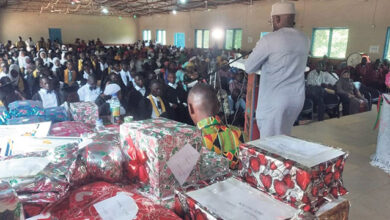 Photo of طاہر احمدیہ مسلم سینئر سیکنڈری سکول مانساکونکو، گیمبیا میں گریجوایشن تقریب