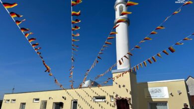 Photo of مسجد کے ذریعے اسلام کی پُرامن تعلیم کا پرچار کریں (حضور انور کا مسجد نور فرانکن ٹال کی افتتاحی تقریب سے پُر معارف خطاب)