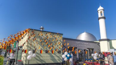Photo of اللہ کرے کہ مسجد خبیر شہر میں امن اور خوشحالی کا باعث بنے(حضور انور کا مسجد خبیر Pfungstadt، جرمنی کی افتتاحی تقریب سے پُر معارف خطاب)