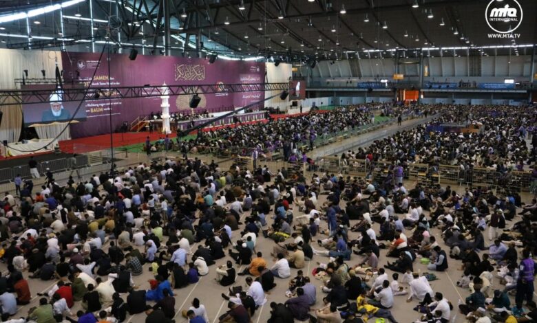 Photo of بڑے مقاصد کے حصول کے لیے قربانیاں کرنی پڑتی ہیں (جلسہ سالانہ جرمنی پرحضور انور کا مستورات سے بصیرت افروز خطاب)